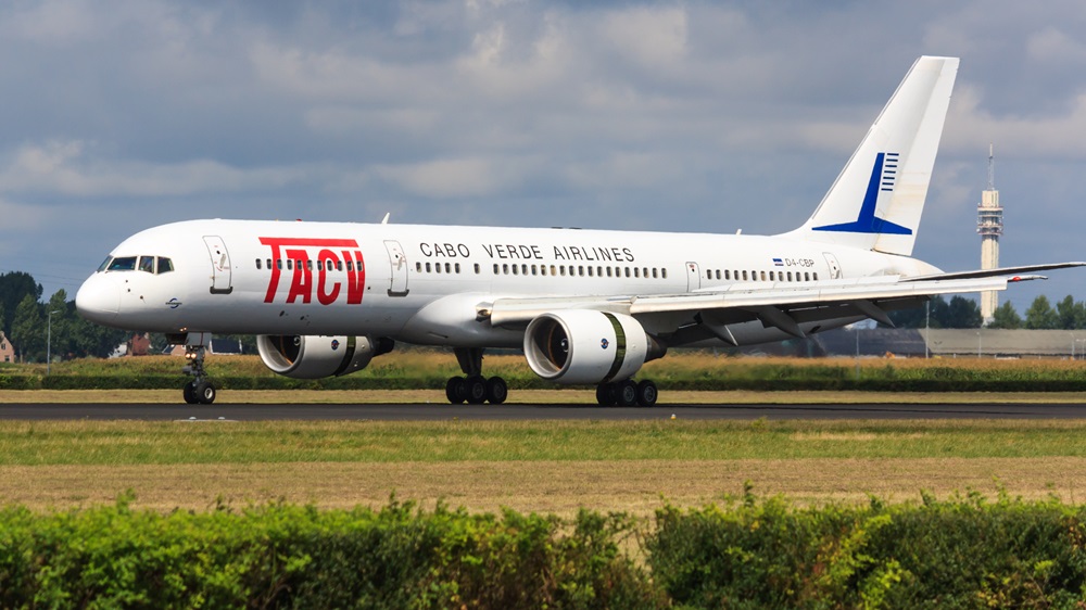 Cabo Verde Airlines | © Richair | Dreamstime.com