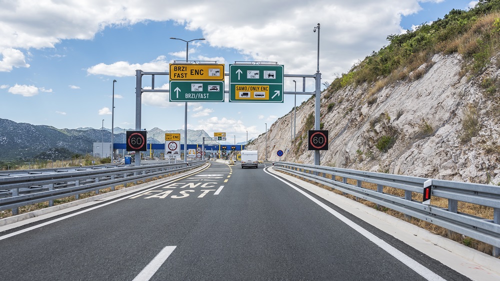 Dálniční poplatky Chorvatsko 2025 → Cena, jak platit, placené úseky