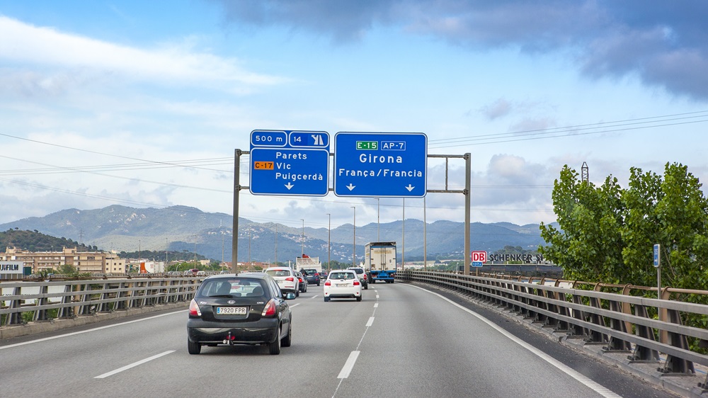 Dálniční poplatky Španělsko 2025 → Cena, jak platit, placené úseky
