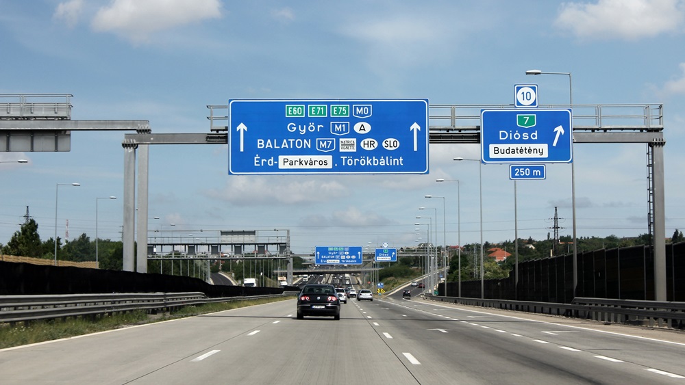 Dálniční známka Maďarsko 2025: Cena, kde koupit, placené úseky