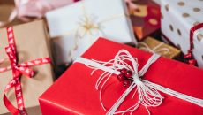 Vánoční dárky do 500 Kč: 7 tipů, které nezatíží vaší peněženku