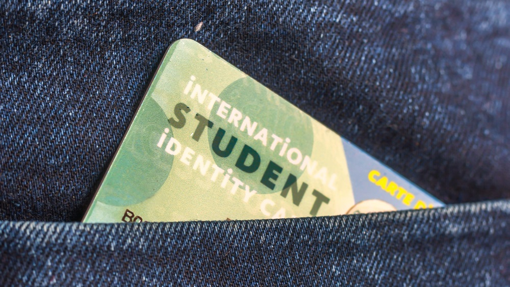 Studentské výhody 2025 → Slevy, stipendia, studium v zahraničí…