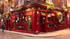 Letenky na prosinec: Liverpool od 713 Kč, Los Angeles za 13 790 Kč, Sicílie od 739 Kč