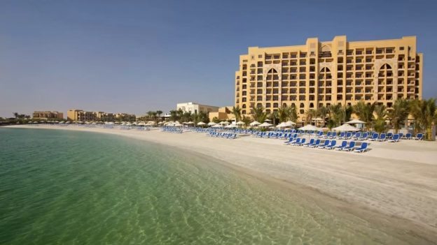 Spojené arabské emiráty z Prahy na 8 dní za 20 790 Kč (Polopenze, 5* hotel)