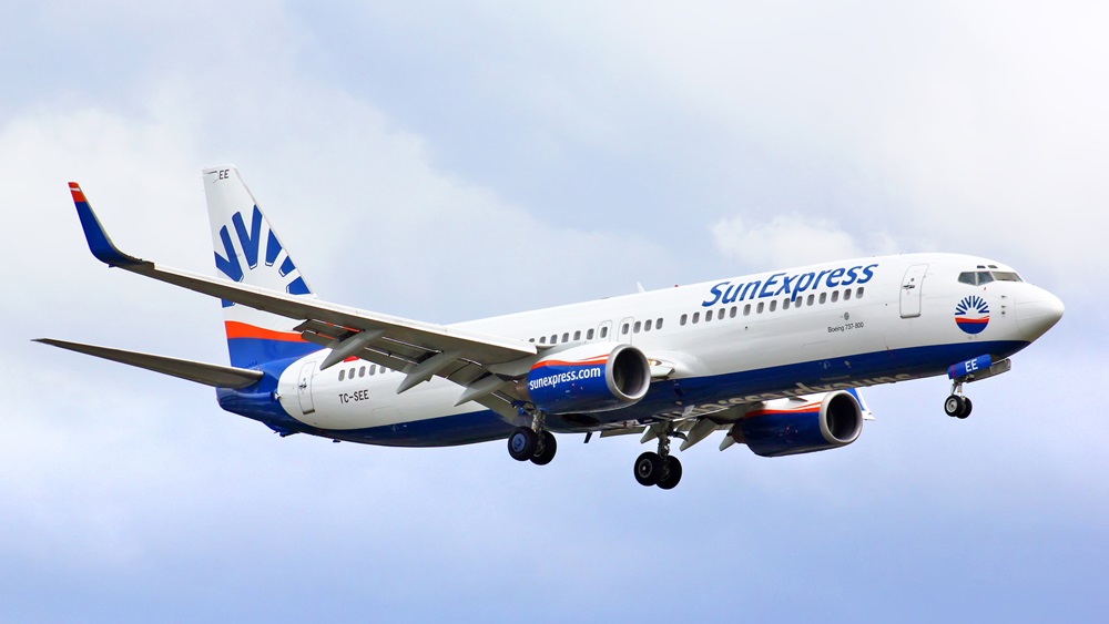 SunExpress | © Artzzz | Dreamstime.com