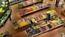 18 triků supermarketů → Nejdražší zboží je v…