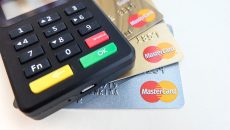 Věrnostní programy bank: Odměny za platby kartou, slevové kupony a další výhody
